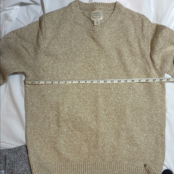 St. John's Bay Beige and Croft and Barrow Gray Crewneck Sweater Set - Picture 4 of 5